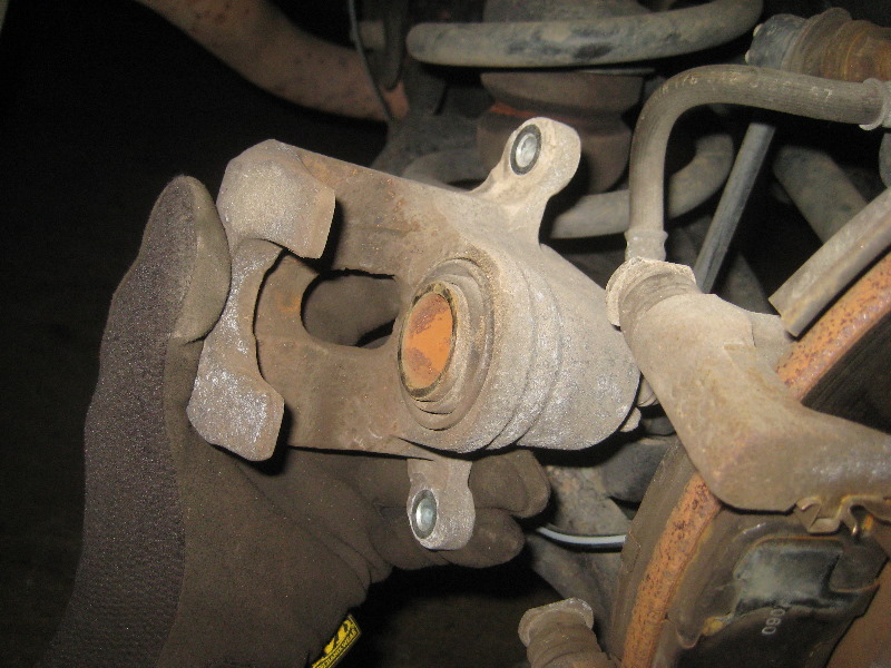 2003-2008-Honda-Pilot-Rear-Brake-Pads-Replacement-Guide-012