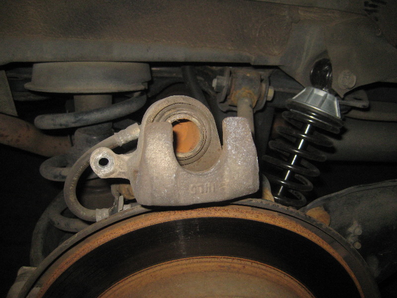 2003-2008-Honda-Pilot-Rear-Brake-Pads-Replacement-Guide-013