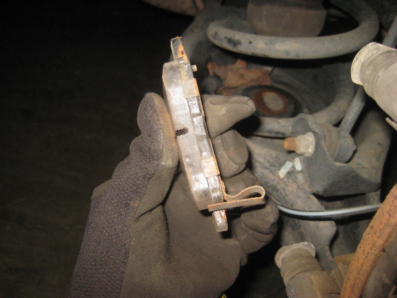 2003-2008-Honda-Pilot-Rear-Brake-Pads-Replacement-Guide-014