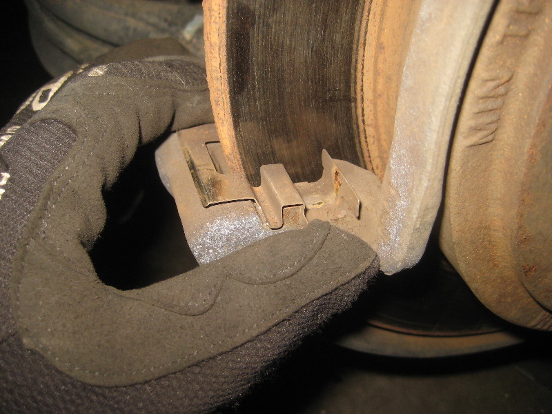 2003-2008-Honda-Pilot-Rear-Brake-Pads-Replacement-Guide-016