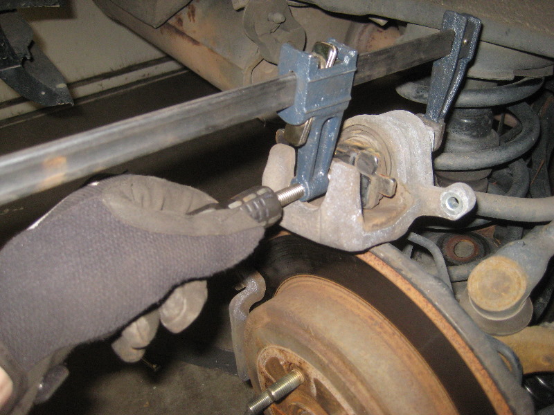 2003-2008-Honda-Pilot-Rear-Brake-Pads-Replacement-Guide-023