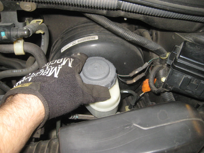 2003-2008-Honda-Pilot-Rear-Brake-Pads-Replacement-Guide-024