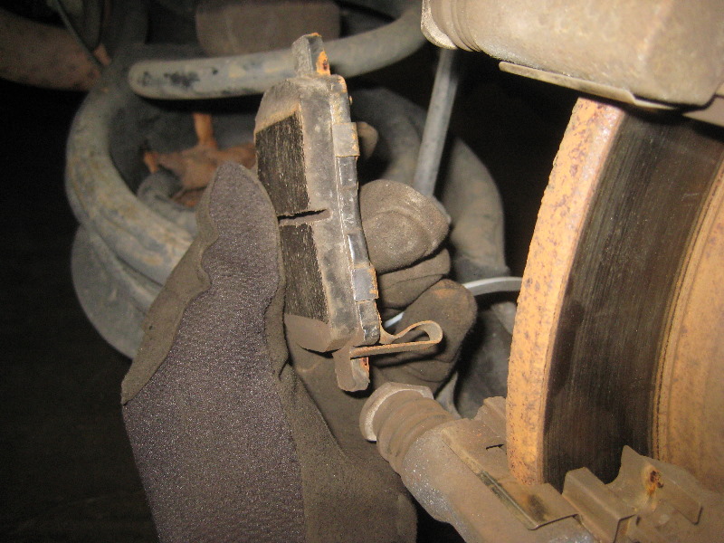 2003-2008-Honda-Pilot-Rear-Brake-Pads-Replacement-Guide-025