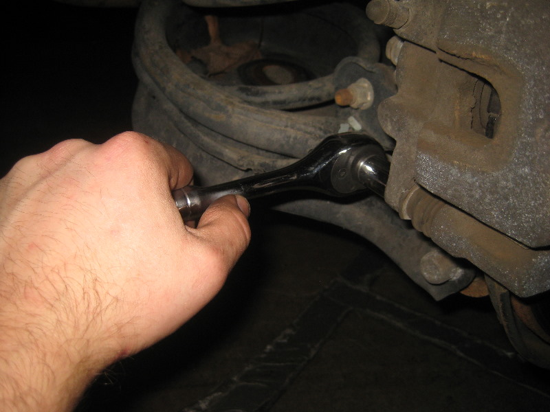 2003-2008-Honda-Pilot-Rear-Brake-Pads-Replacement-Guide-031