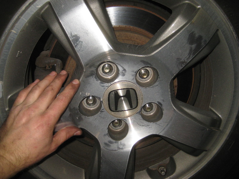 2003-2008-Honda-Pilot-Rear-Brake-Pads-Replacement-Guide-035