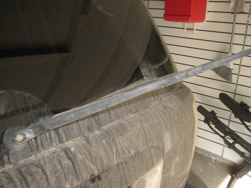 2003-2008-Honda-Pilot-Rear-Wiper-Blade-Replacement-Guide-004