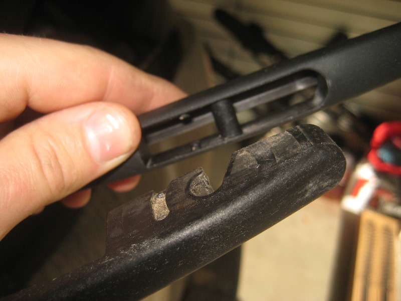 2003-2008-Honda-Pilot-Rear-Wiper-Blade-Replacement-Guide-011