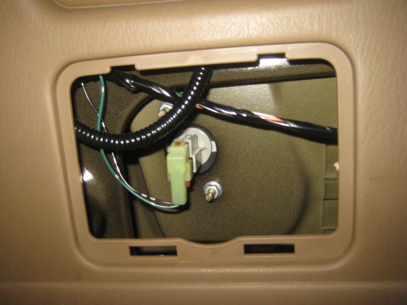 2003-2008-Honda-Pilot-Reverse-Light-Bulbs-Replacement-Guide-007