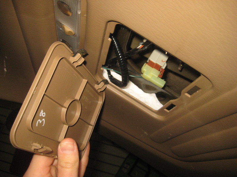 2003-2008-Honda-Pilot-Reverse-Light-Bulbs-Replacement-Guide-013