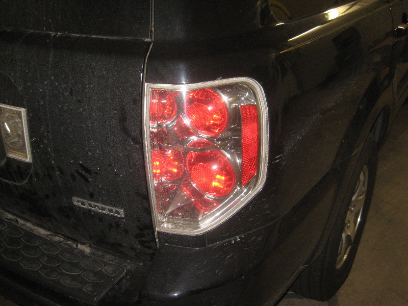 2003-2008-Honda-Pilot-Tail-Light-Bulbs-Replacement-Guide-001