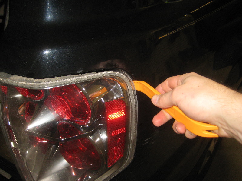 2003-2008-Honda-Pilot-Tail-Light-Bulbs-Replacement-Guide-007