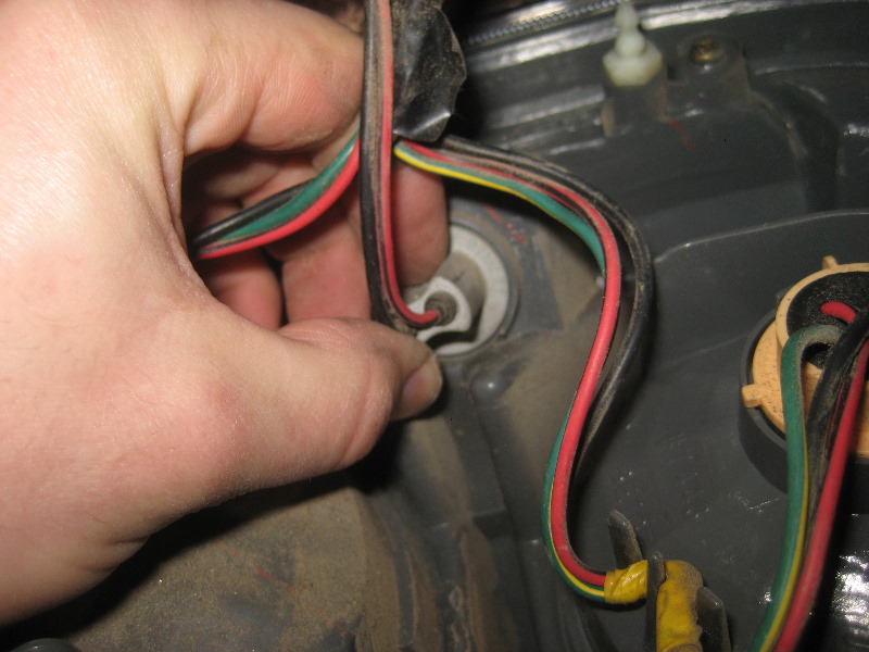 2003-2008-Honda-Pilot-Tail-Light-Bulbs-Replacement-Guide-019