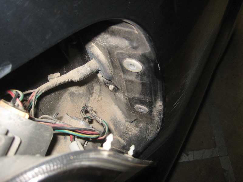 2003-2008-Honda-Pilot-Tail-Light-Bulbs-Replacement-Guide-025