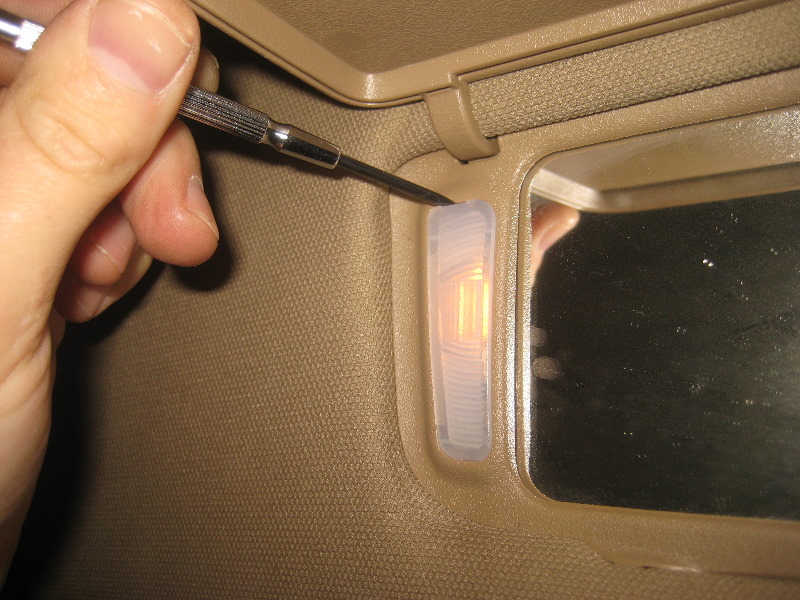 2003-2008-Honda-Pilot-Vanity-Mirror-Light-Bulbs-Replacement-Guide-003