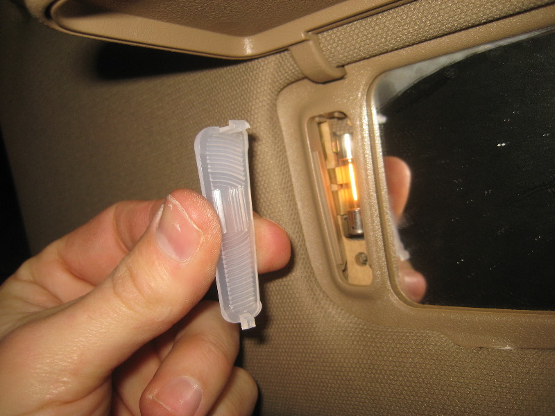 2003-2008-Honda-Pilot-Vanity-Mirror-Light-Bulbs-Replacement-Guide-004