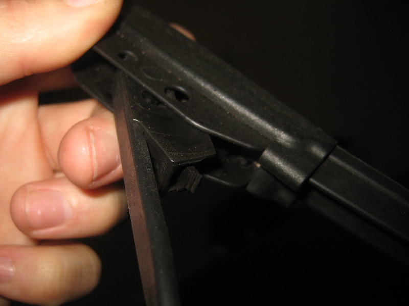 2003-2008-Honda-Pilot-Windshield-Window-Wiper-Blades-Replacement-Guide-004