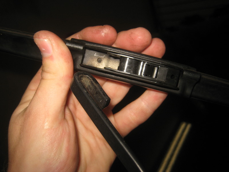 2003-2008-Honda-Pilot-Windshield-Window-Wiper-Blades-Replacement-Guide-007