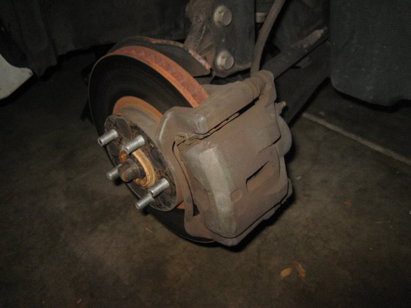 2003-2008-Toyota-Corolla-Front-Disc-Brake-Pads-Replacement-Guide-009