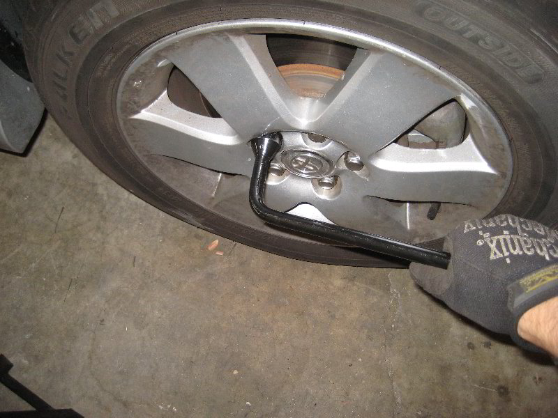 2003-2008-Toyota-Corolla-Front-Disc-Brake-Pads-Replacement-Guide-059