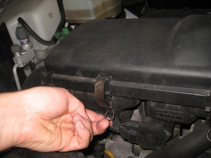 20042009ToyotaPriusEngineAirFilterReplacementGuide004