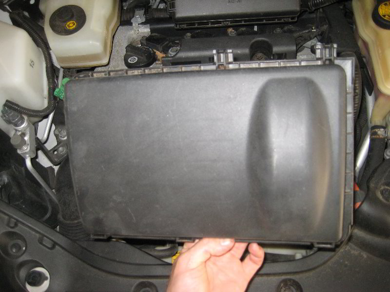 2004-2009-Toyota-Prius-Engine-Air-Filter-Replacement-Guide-016