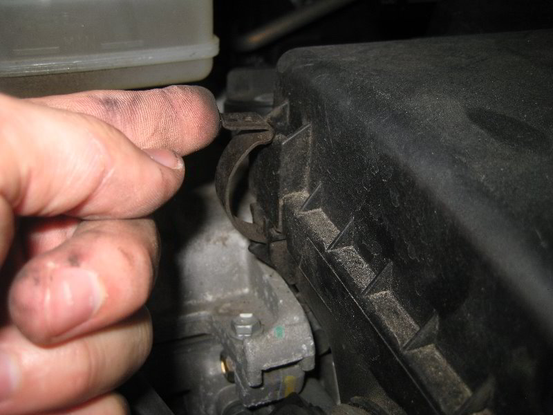 2004-2009-Toyota-Prius-Engine-Air-Filter-Replacement-Guide-021