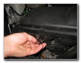 2004-2009-Toyota-Prius-Engine-Air-Filter-Replacement-Guide-005