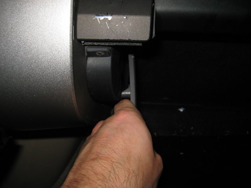 2004-2009-Toyota-Prius-Cabin-Air-Filter-Replacement-Guide-005