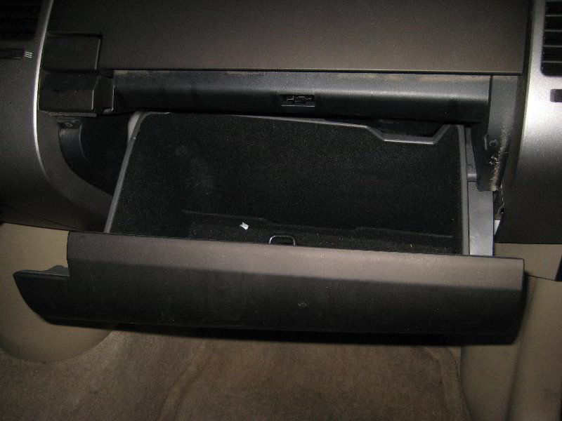 2004-2009-Toyota-Prius-Cabin-Air-Filter-Replacement-Guide-023