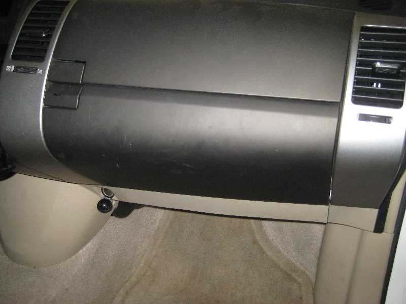 2004-2009-Toyota-Prius-Cabin-Air-Filter-Replacement-Guide-024