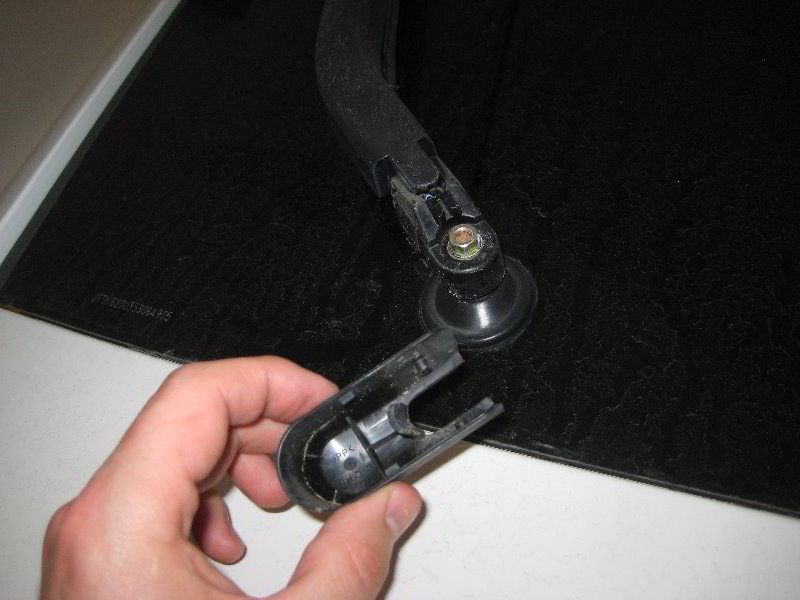 2004-2009-Toyota-Prius-Rear-Window-Wiper-Blade-Replacement-Guide-003