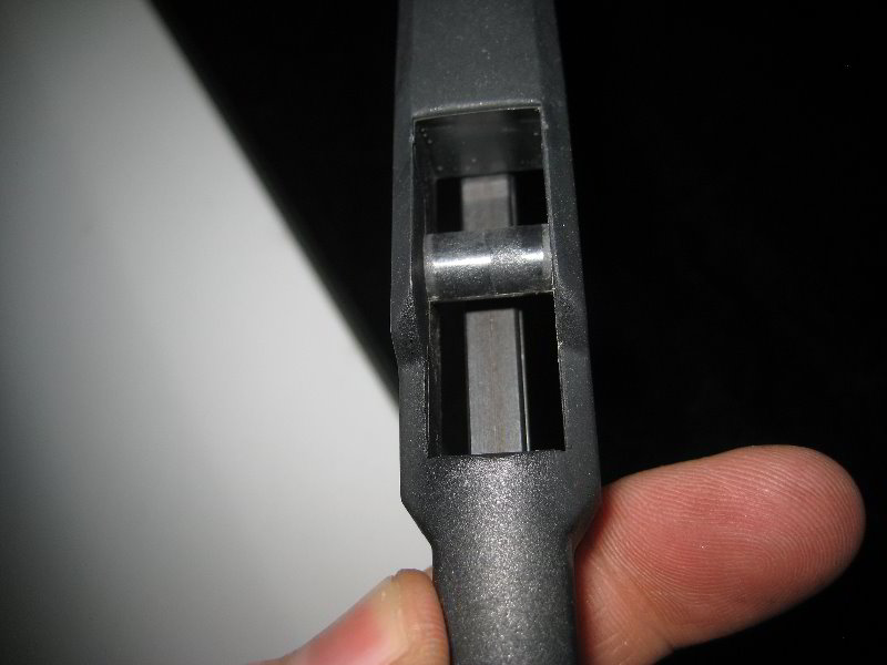 2004-2009-Toyota-Prius-Rear-Window-Wiper-Blade-Replacement-Guide-007