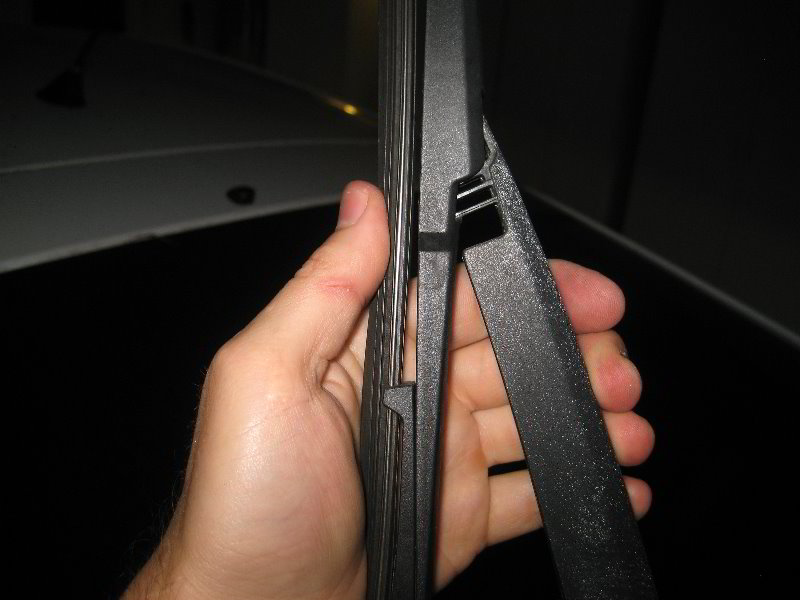 2004-2009-Toyota-Prius-Rear-Window-Wiper-Blade-Replacement-Guide-011