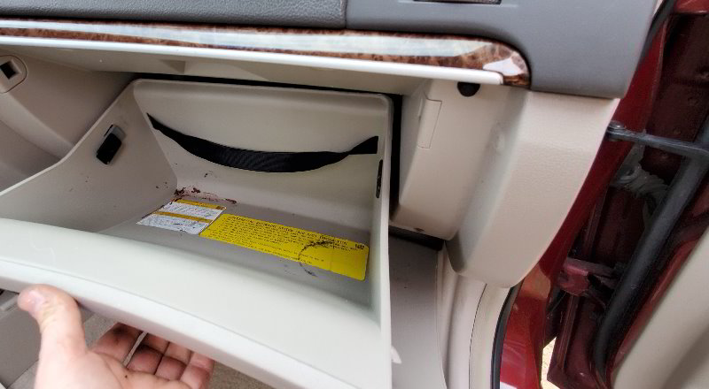 2005-2010-Hyundai-Sonata-Cabin-Air-Filter-Replacement-Guide-002