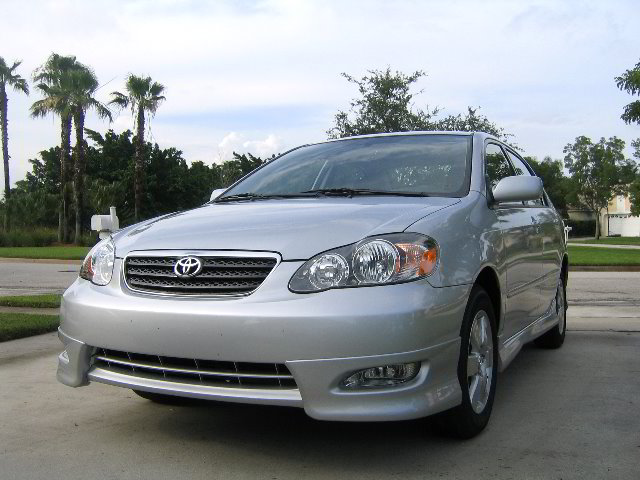 Toyota-Corolla-S-Sedan-02