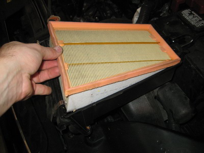 2007-2012-Nissan-Sentra-Engine-Air-Filter-Replacement-Guide-010
