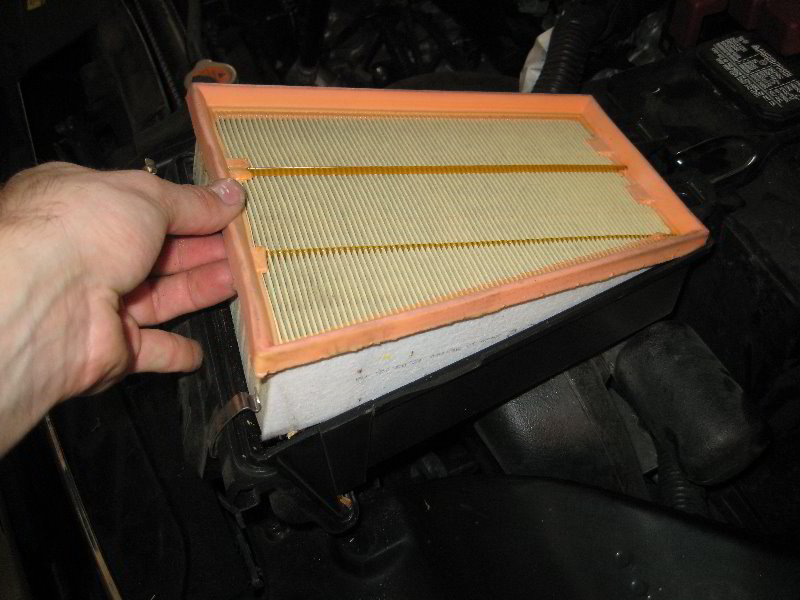 2007-2012-Nissan-Sentra-Engine-Air-Filter-Replacement-Guide-010