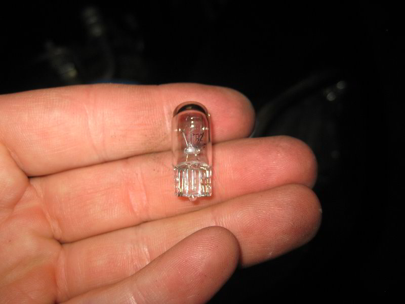 2007-2012-Nissan-Sentra-Headlight-Bulbs-Replacement-Guide-023
