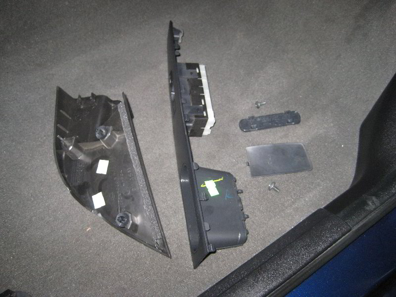 2007-2012-Nissan-Sentra-Interior-Door-Panel-Removal-Guide-014