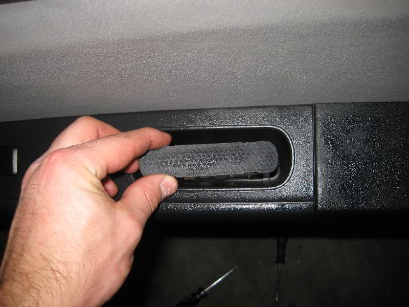 2007-2012-Nissan-Sentra-Interior-Door-Panel-Removal-Guide-051