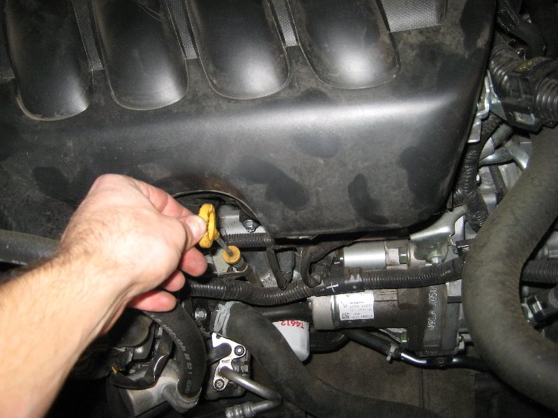 20072012NissanSentraEngineOilChangeGuide023
