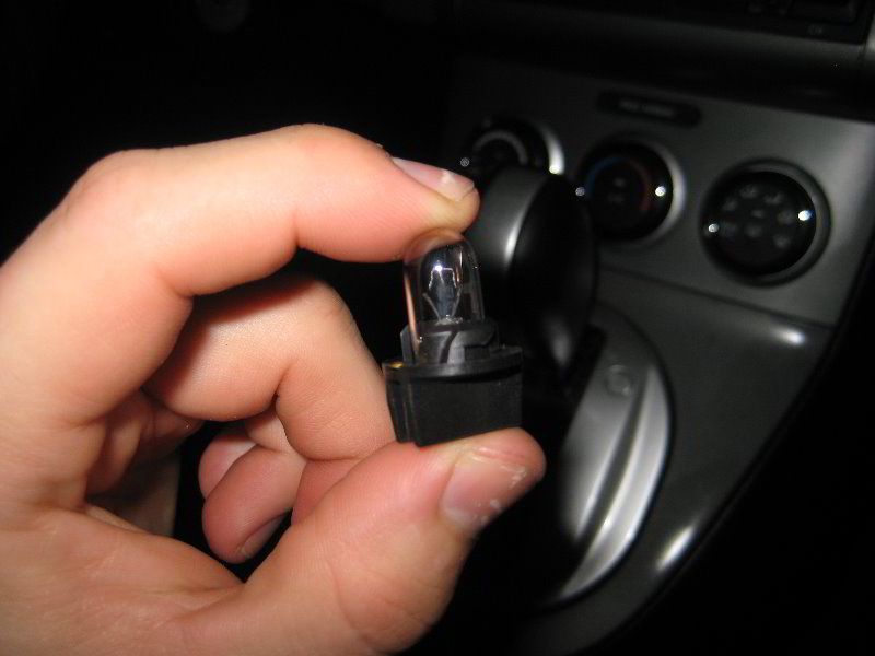 2007-2012-Nissan-Sentra-Map-Light-Bulbs-Replacement-Guide-013