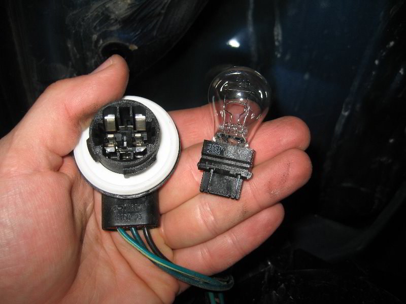 2007-2012-Nissan-Sentra-Tail-Light-Bulbs-Replacement-Guide-023