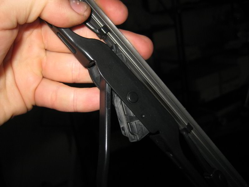 2007-2012-Nissan-Sentra-Windshield-Wiper-Blades-Replacement-Guide-005
