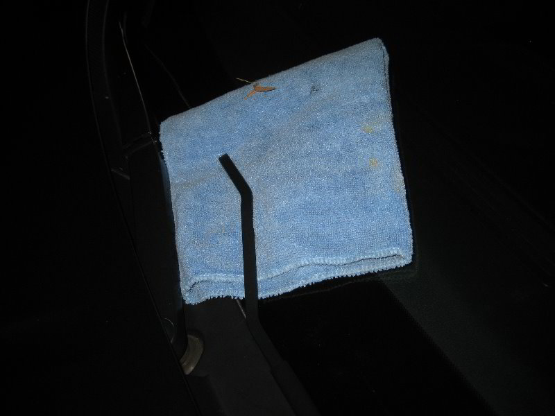 2007-2012-Nissan-Sentra-Windshield-Wiper-Blades-Replacement-Guide-007