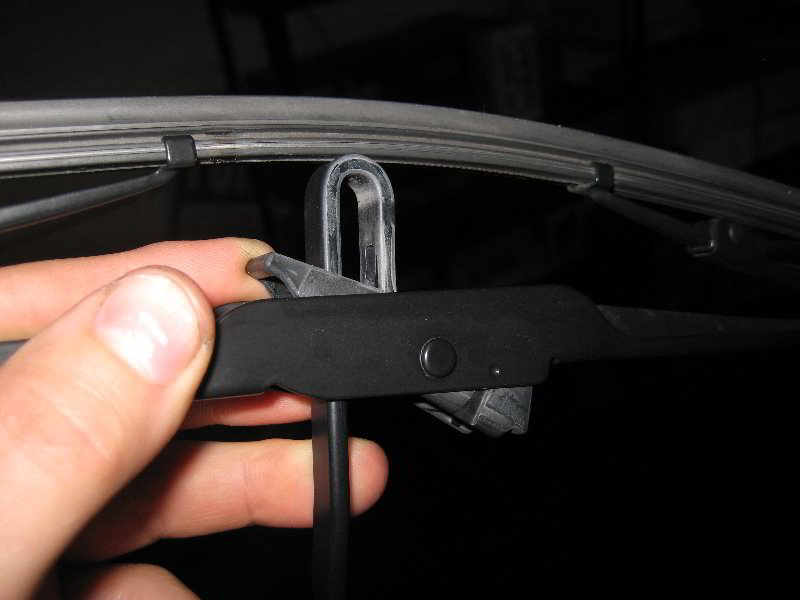2007-2012-Nissan-Sentra-Windshield-Wiper-Blades-Replacement-Guide-009