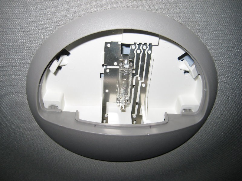 2008-2012-Chevy-Malibu-Dome-Light-Bulb-Replacement-Guide-005