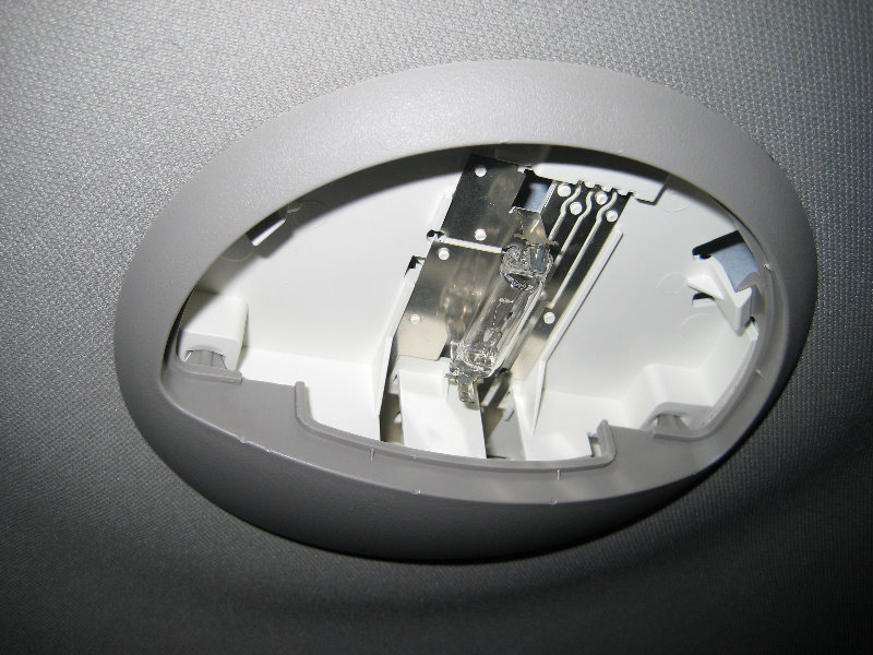 2008-2012-Chevy-Malibu-Dome-Light-Bulb-Replacement-Guide-011