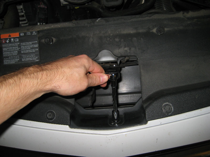 2008-2012-Chevy-Malibu-Headlight-Bulbs-Replacement-Guide-004