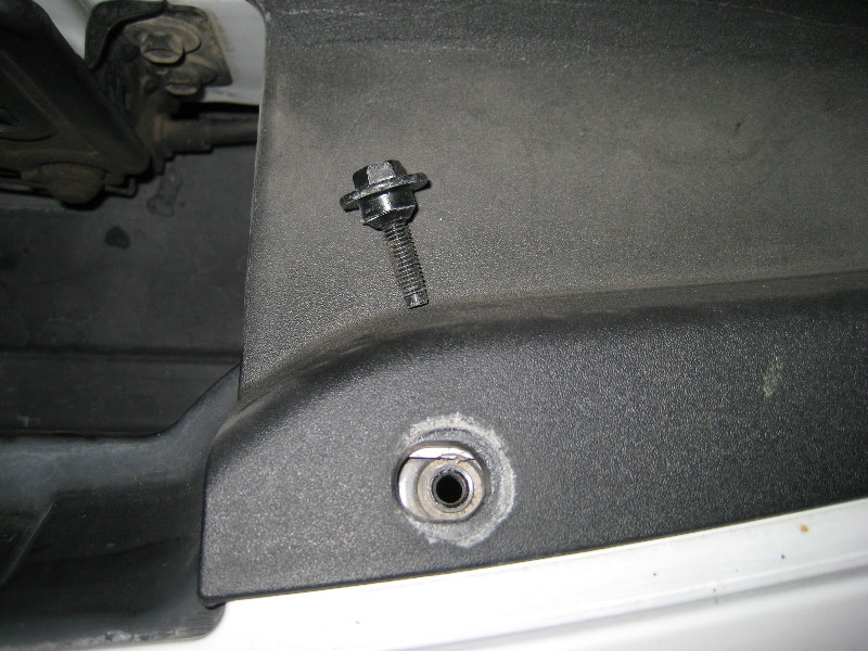 2008-2012-Chevy-Malibu-Headlight-Bulbs-Replacement-Guide-005